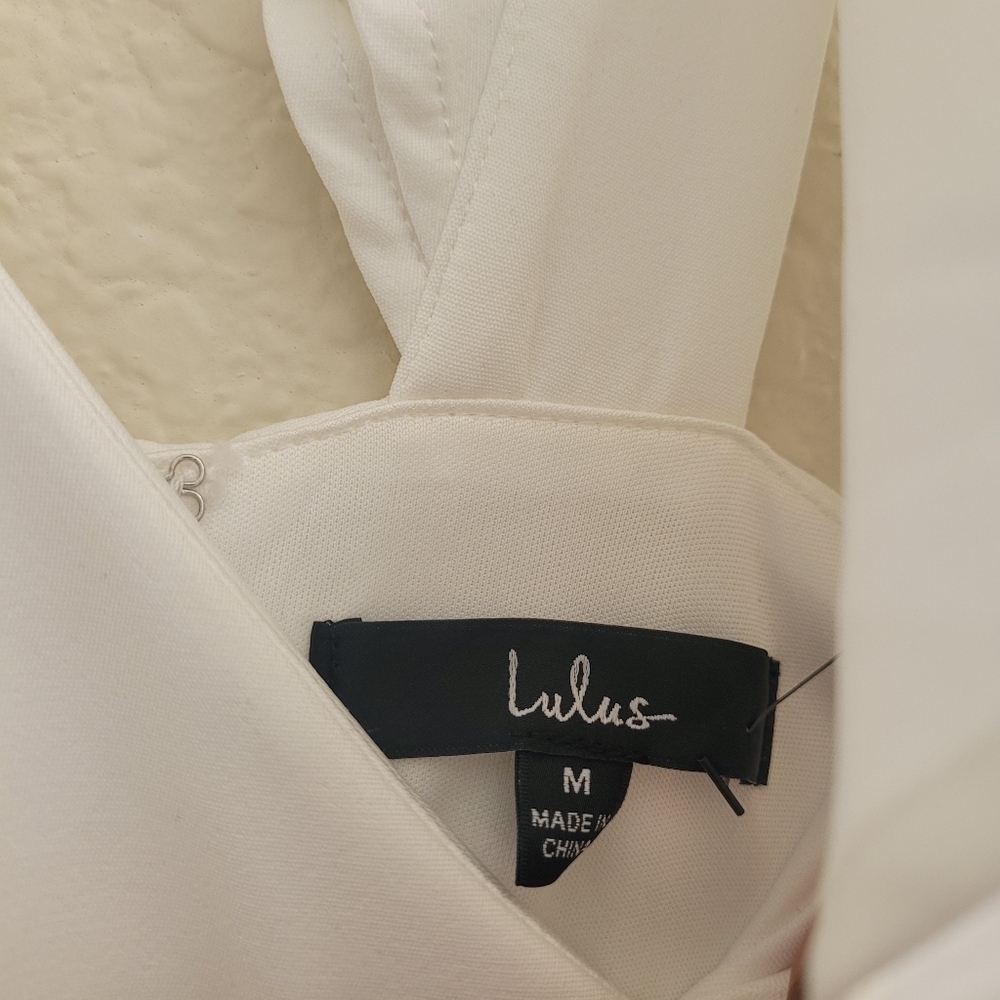 Lulu's NWT Divine Darling White Ruffled Skater Dress size M - Picture 6 of 9